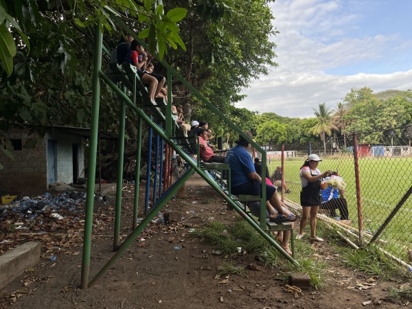 Cancha Deportiva Rafael López - Loma Larga