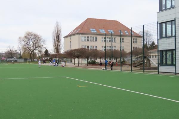 Sportplatz Grundschule am Wasserturm - Berlin-Heinersdorf