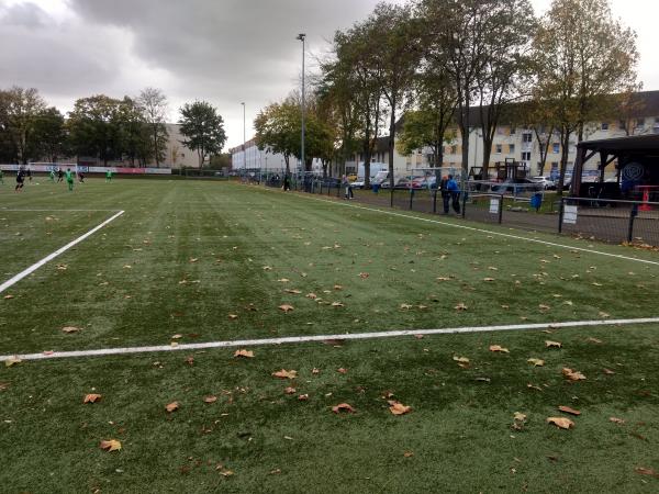 Sportplatz Roßbachstraße - Düsseldorf-Eller