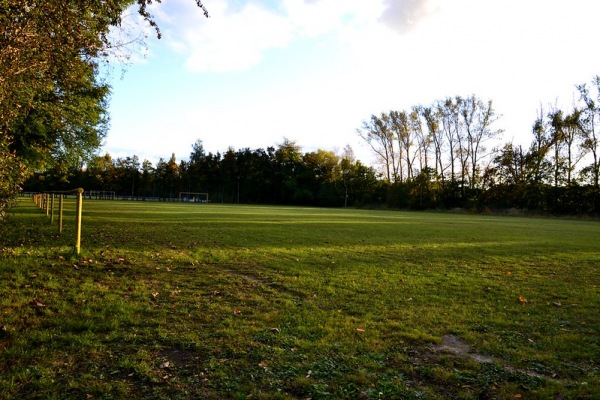 Erich-Schulz-Sportstätte Platz 2 - Teuchern-Deuben