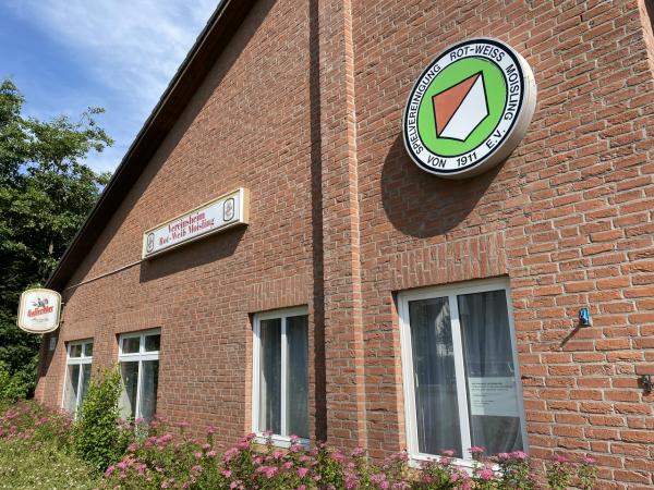 Bezirkssportanlage Brüder-Grimm-Ring B-Platz - Lübeck-Moisling