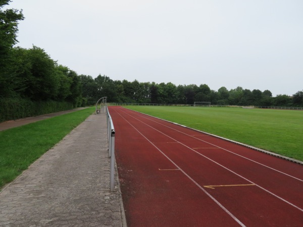 Sportplatz am Ortsrand - Harsum-Borsum