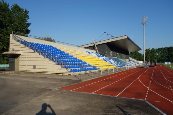 Neue Hauptribüne