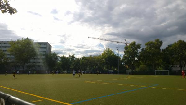 Sportplatz Neustrelitzer Straße - Berlin-Hohenschönhausen