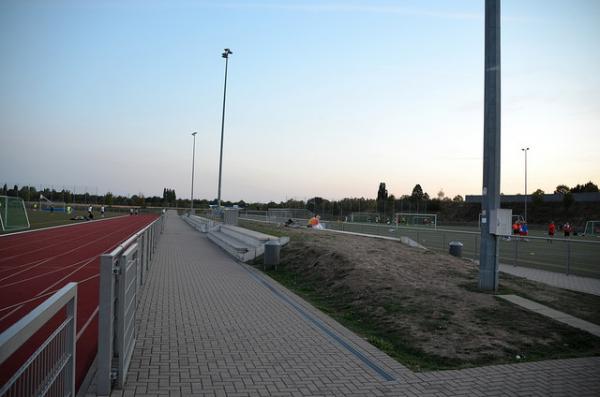 Bezirkssportanlage Sürther Feld Ostplatz - Köln-Sürth