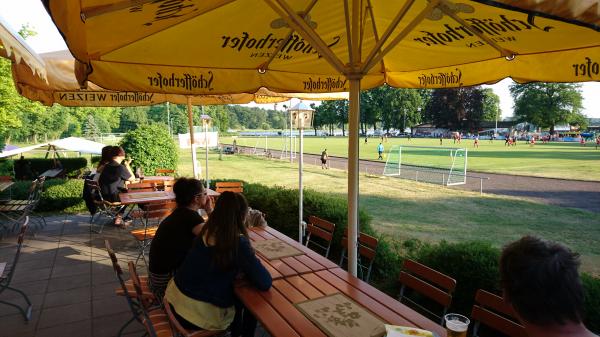 Lok-Platz an der Glienicker Brücke - Potsdam-Berliner Vorstadt