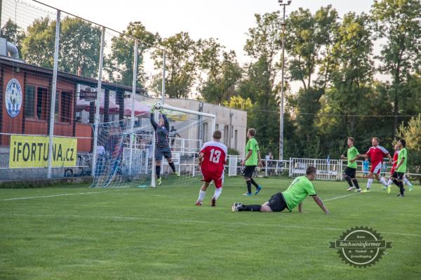 Stadion TJ Slovan Velvary - Velvary