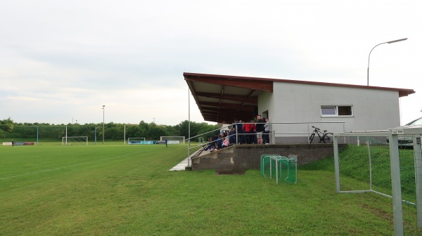 Hirschenbergstadion - Stronsdorf