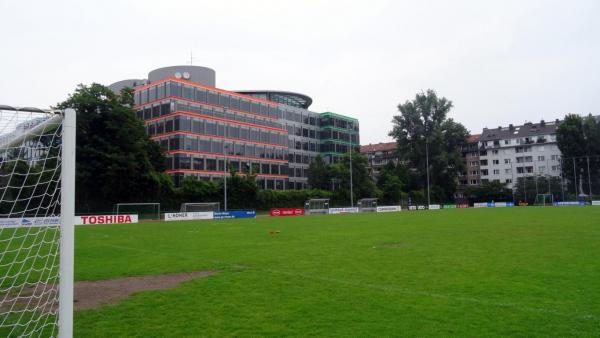 Bezirkssportanlage Stadion Hans-Böckler-Straße - Düsseldorf-Derendorf