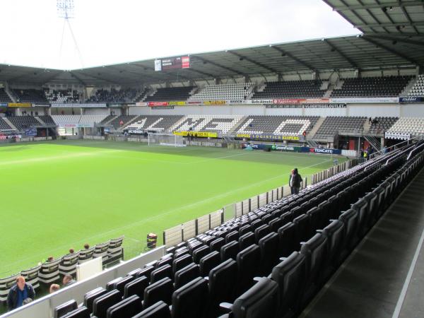 Asito Stadion - Almelo-Ossenkoppelerhoek