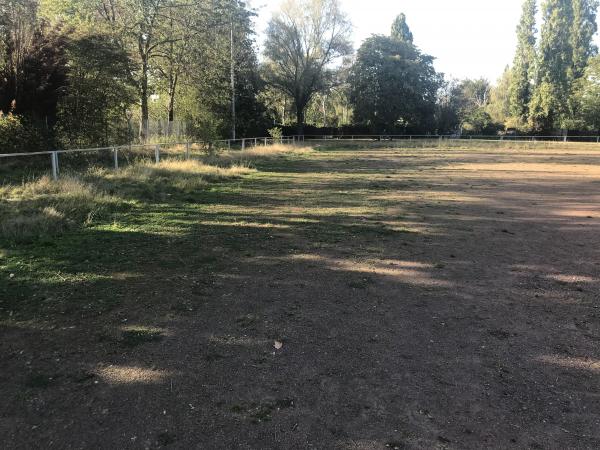 Bezirkssportanlage Kölner Straße Platz an der K-Bahn - Krefeld-Fischeln