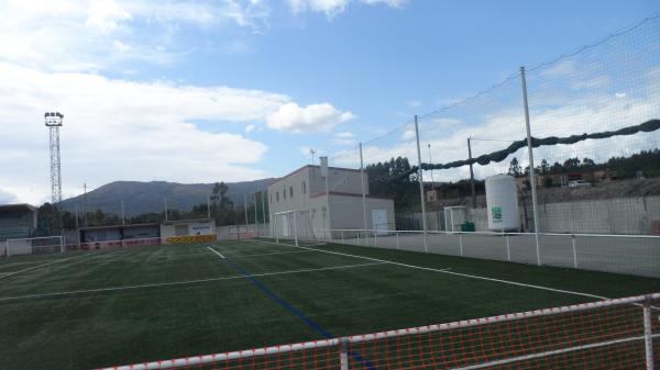 Campo de Fútbol Novo Doce - Padrón, GA