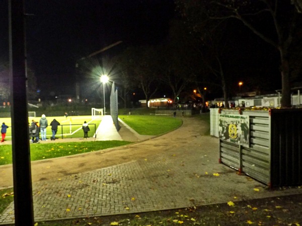 Sportplatz am Volkshaus / Stratmanns Hof - Herne-Röhlinghausen