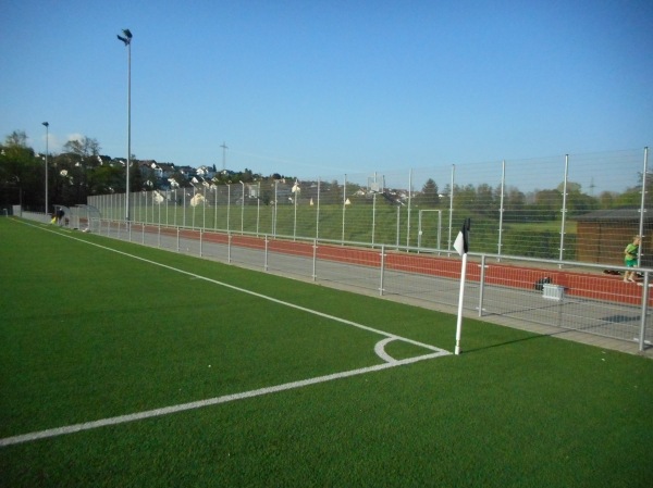 Stadion an den Schienen Nebenplatz - Remchingen-Singen
