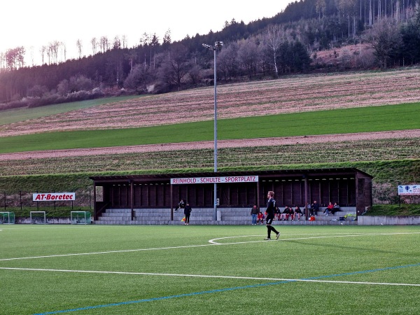 Reinhold-Schulte-Sportplatz - Eslohe/Sauerland-Reiste
