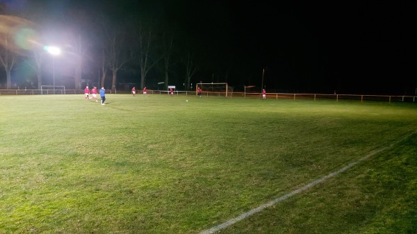 Sportanlage Flatow Platz 2 - Kremmen-Flatow