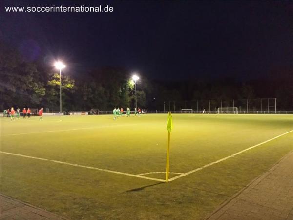 Bezirkssportanlage Am Wald Platz 2 - Düsseldorf-Hassels