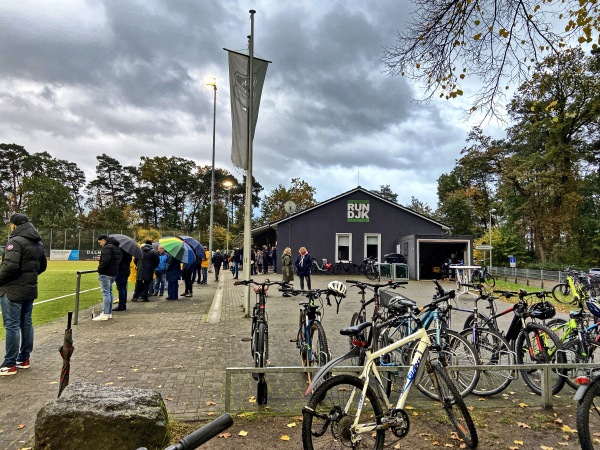Sportplatz Schatenweg - Paderborn-Schloß Neuhaus