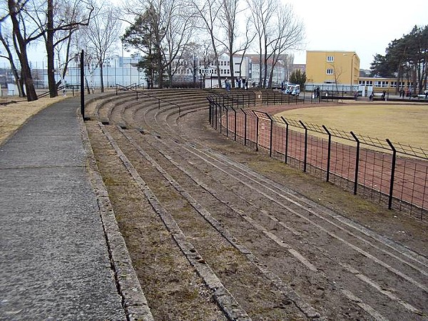 Stadion der Hüttenwerker auf den Sportanlagen Waldstraße - Eisenhüttenstadt