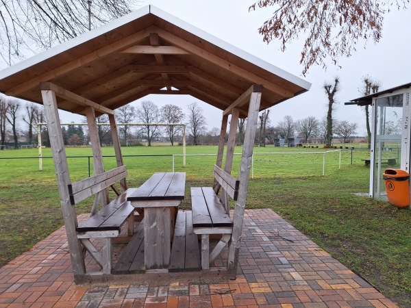 Sportplatz Groß Behnitz - Nauen-Groß Behnitz