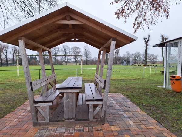 Sportplatz Groß Behnitz - Nauen-Groß Behnitz