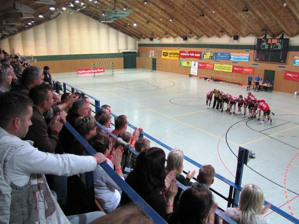 Sporthalle im Bildungszentrum Halle Neustadt - Halle/Saale-Neustadt