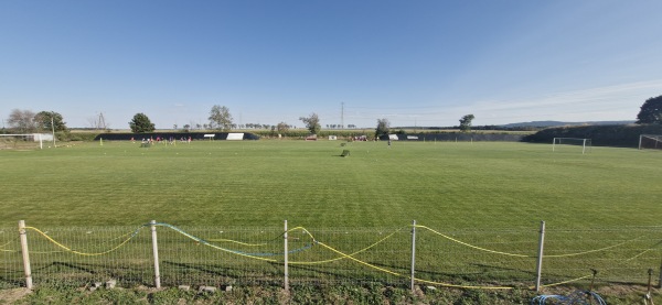 Boisko w Janowicach Dużych - Janowice Duże