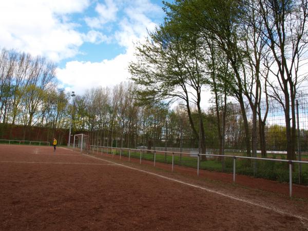 Heinrich-Hamacher-Sportpark Platz 3 - Duisburg-Neumühl