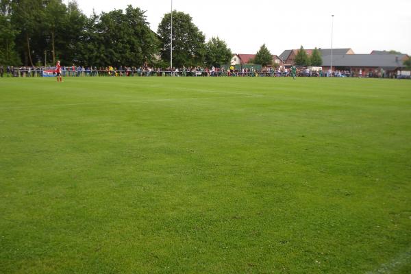 Sportplatz Schmiedeweg - Lehrte-Sievershausen