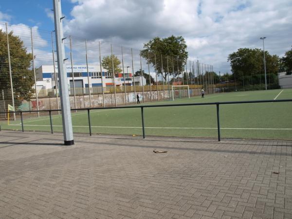 Bezirkssportanlage Karl-Hohmann-Straße Platz 2 - Düsseldorf-Benrath