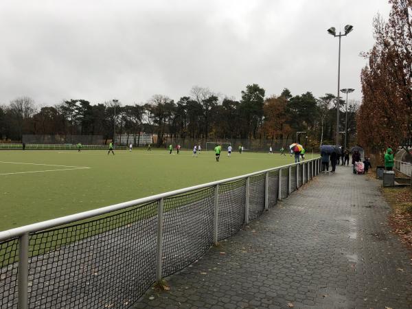 Ernst-Reuter-Sportfeld 3 - Berlin-Zehlendorf