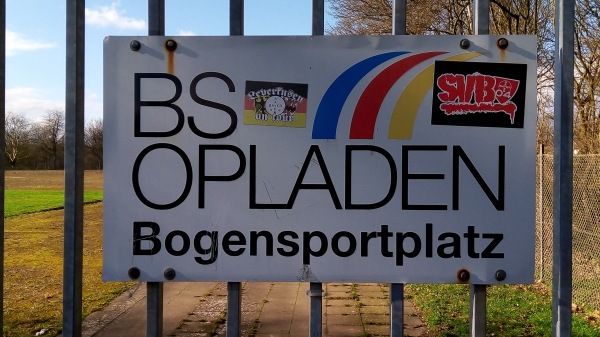 Sportplatz Friedenspark - Leverkusen-Rheindorf