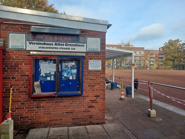 Sportplatz Meister-Francke-Straße - Hamburg-Steilshoop