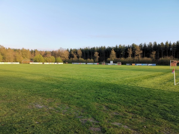 Sportanlage Am Ehrenmal B-Platz - Jevenstedt-Nienkattbek