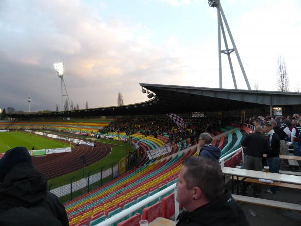 Friedrich-Ludwig-Jahn-Sportpark - Berlin-Prenzlauer Berg