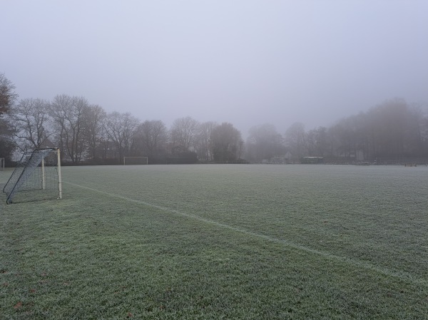 Sportpark Esserberg veld 7-Be Quick - Haren GR