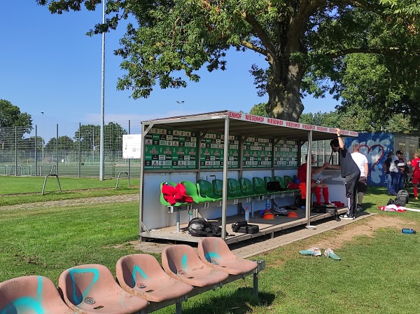 Bezirkssportanlage Kuhhirten Platz 5 - Bremen-Buntentor