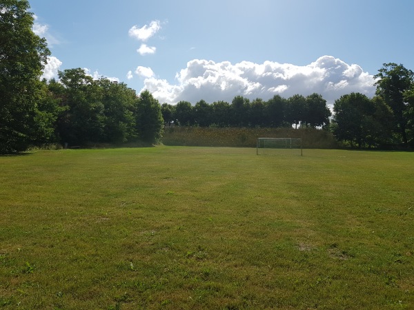 Sportplatz im Schloßpark - Lalendorf-Vietgest