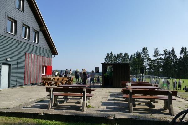Sportplatz Igelshieb - Neuhaus/Rennweg