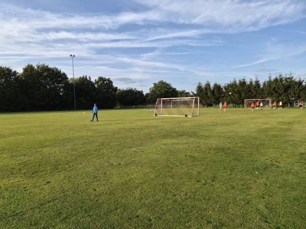Sportanlage Pfarrer-Starostzik-Straße Platz 2 - Eggolsheim-Neuses