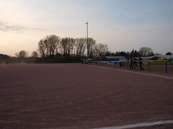 Hubert-Bündgens-Sportstadion Nebenplatz - Eschweiler-Weisweiler