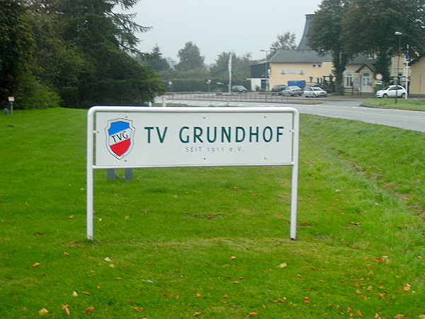 Heinrich-Berndsen-Sportplatz - Dollerup-Streichmühle