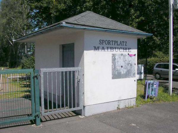 mittlerweile Kunstrasen!