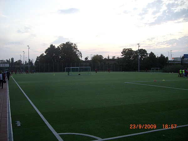 Jubiläumssportplatz - Berlin-Neukölln