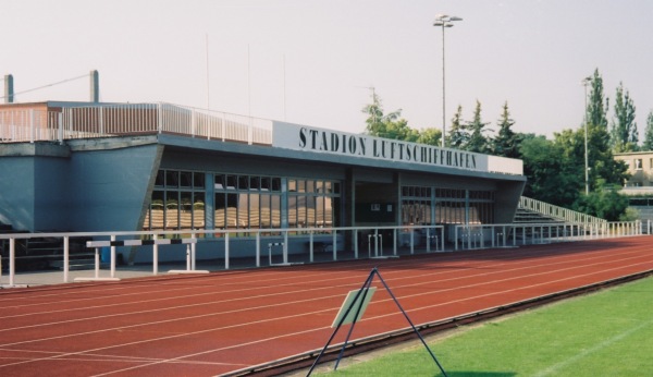 Stadion im Sportpark Luftschiffhafen - Potsdam