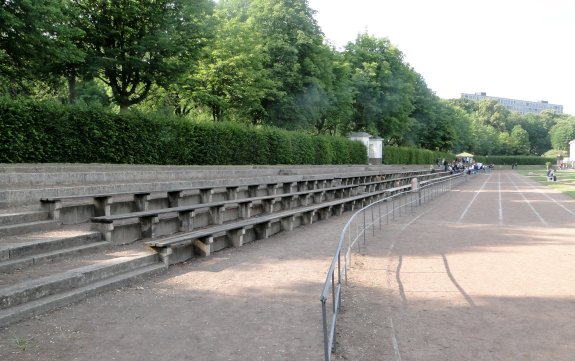 Hessenkampfbahn an der Alten Orangerie - Kassel