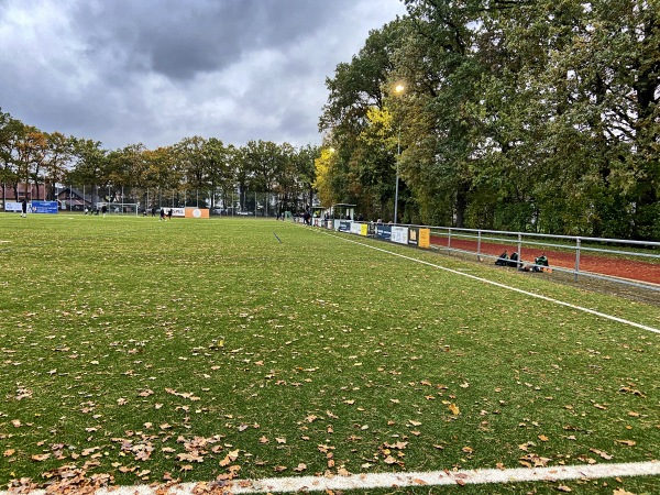 Sportplatz Schatenweg - Paderborn-Schloß Neuhaus