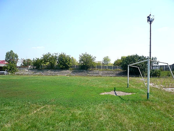 Stadionul Orășenesc - Fălești