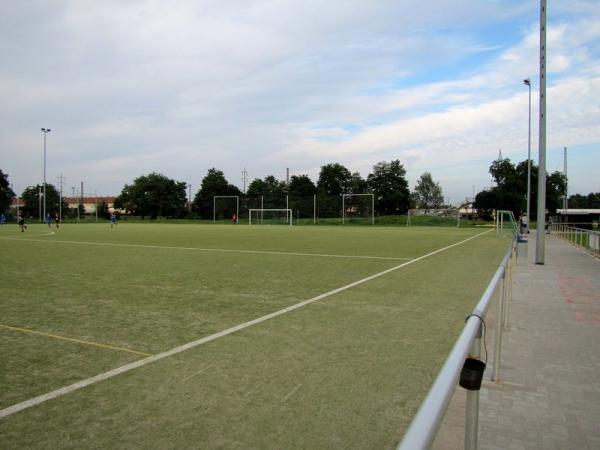 Stadion Schöppensteg Nebenplatz - Magdeburg-Neue Neustadt