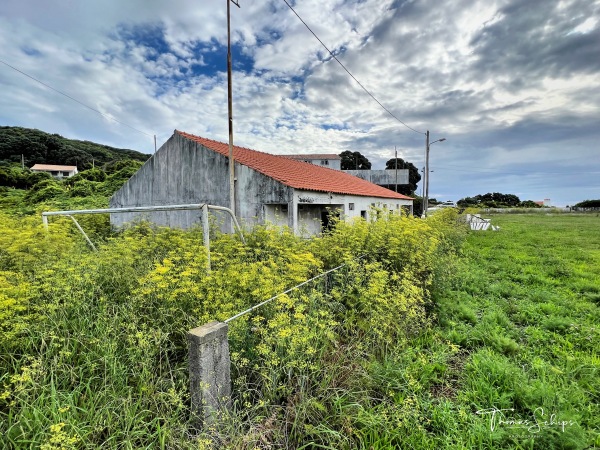 Campo de Futebol da Calheta de Nesquim - Calheta de Nesquim, Ilha da Picos, Açores